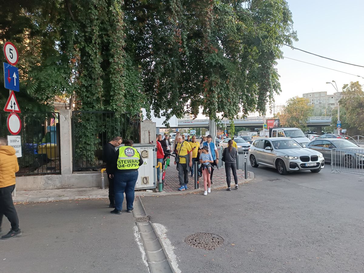 Suporterii au ajuns la stadion pentru meciul României U21 cu Elveția