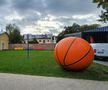 Statuia lui James Naismith, din Kaunas