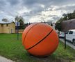 Statuia lui James Naismith, din Kaunas