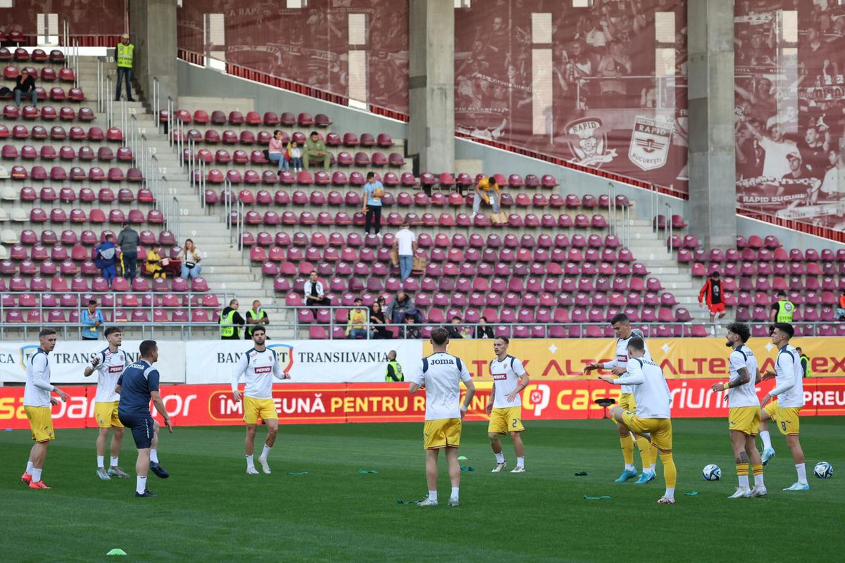 Jucătorii României U21 au ieșit la încălzire / Foto: Ionuț Iordache GSP