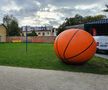 Statuia lui James Naismith, din Kaunas