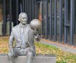 Statuia lui James Naismith, din Kaunas