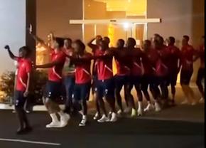 Moment savuros înaintea meciului din preliminariile CM: „Voi nu știți că la noi în țară se petrece toată noaptea?!”