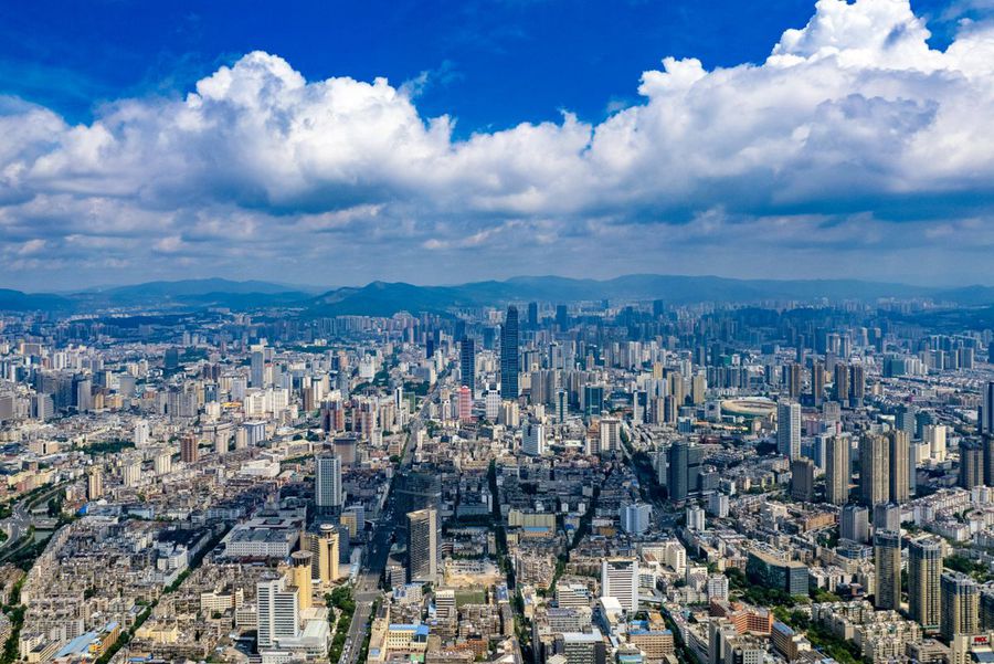 Orașul Kunming, privincia Yunnan/ foto Imago Images Marius Șumudică a venit în redacția GSP și și-a anunțat revenirea pe bancă: „Ne-am înțeles! Condiții senzaționale”