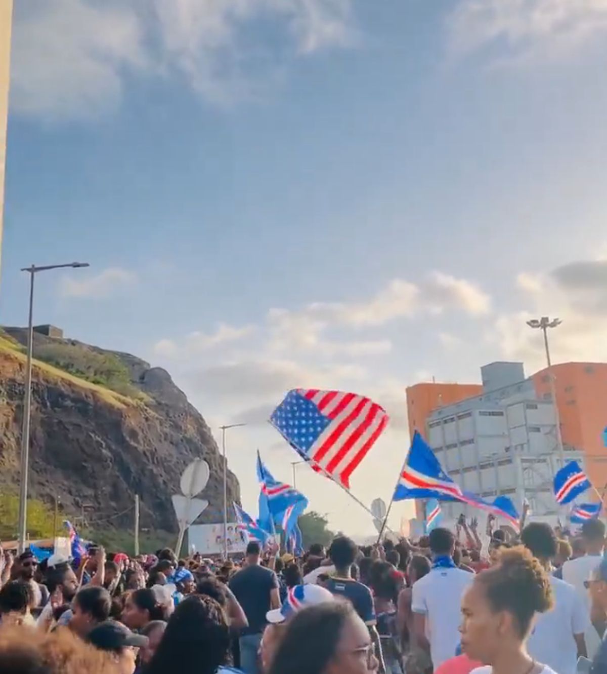 Fotbalistul din Liga 1 calificat la Campionatul Mondial din 2026: „Nu am văzut niciodată țara atât de unită” » Imagini cu sărbătoarea națională declanșată