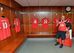 Și-a tatuat emblema pe frunte, și-a schimbat numele pentru club și și-a numit pisica David Beckham: a murit Manchester United, cel mai mare fan al „diavolilor roșii”