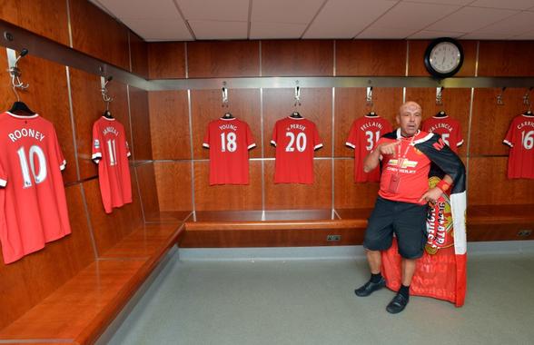Și-a tatuat emblema pe frunte, și-a schimbat numele pentru club și și-a numit pisica David Beckham: a murit Manchester United, cel mai mare fan al „diavolilor roșii”
