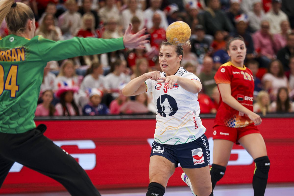 Antrenorul naționalei feminine a României, după meciul strâns cu Norvegia de la EHF Euro Cup: „Mi-a dat o încredere personală pentru viitor”