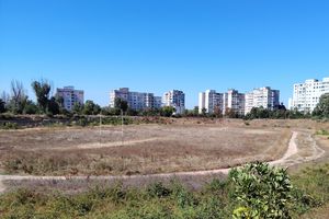 Complexul Sportiv Badea Cârțan, aflat într-o zonă în plină dezvoltare a României, e o ruină » Ochit de magnații imobiliari: „Fără vestiare și apă curentă”