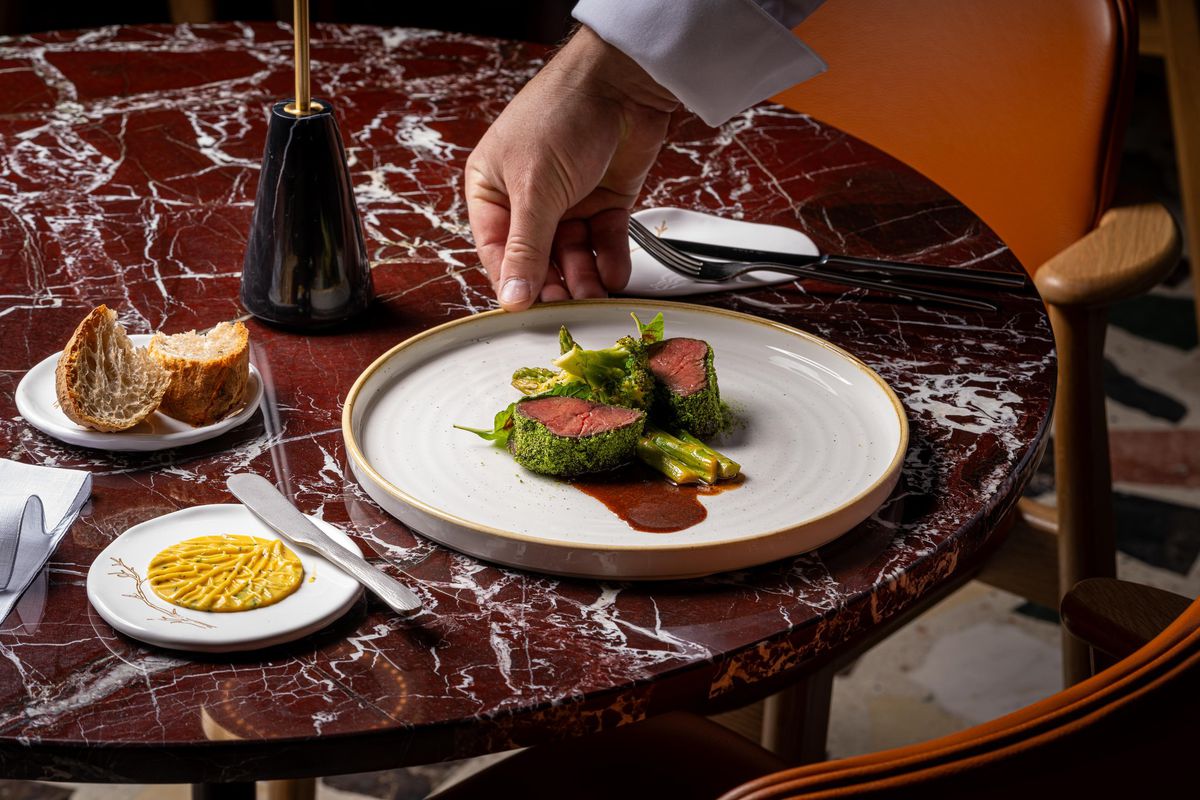 Telecabina Tâmpa şi restaurantul Panoramic din Braşov / Foto: Facebook