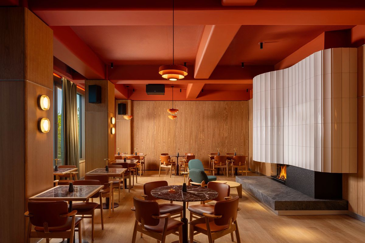 Telecabina Tâmpa şi restaurantul Panoramic din Braşov / Foto: Facebook