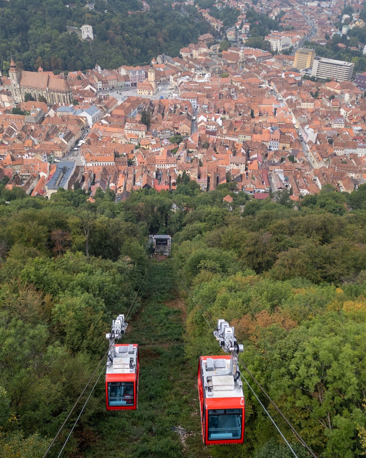 Telecabina Tâmpa şi restaurantul Panoramic din Braşov / Foto: Facebook