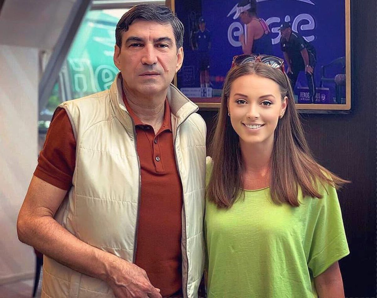 FOTO Cea mai sexy prezentatoare de la LOOK TV se destăinuie: „Suporterii români sunt comozi, le lipsește pasiunea cu adevărat”