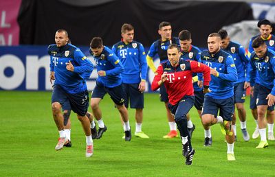 ROMÂNIA - SUEDIA // Vasile Mogoș, debut într-un meci cu miză uriașă! Contra l-a trimis în locul lui Romario Benzar