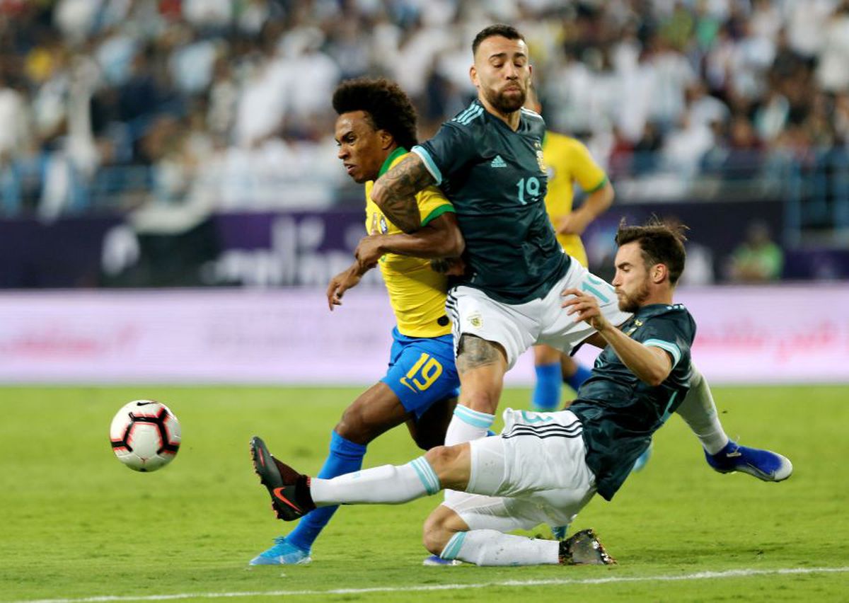 BRAZILIA - ARGENTINA 0-1 // VIDEO Superamical câștigat de „pume” prin golul lui Messi într-un meci în care s-au ratat și două penalty-uri