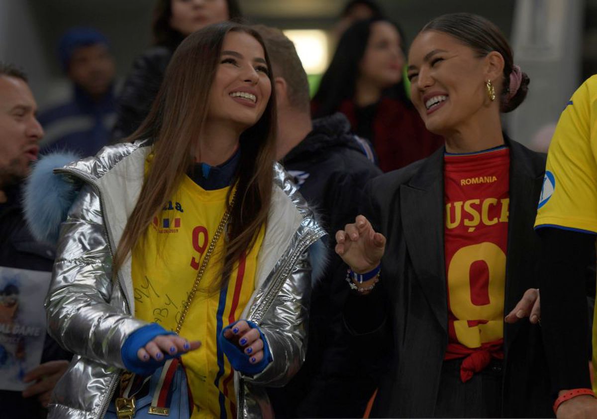 ROMÂNIA - SUEDIA // FOTO Iubita lui Pușcaș a animat atmosfera pe Arena Națională » Mesajul special de pe tricou