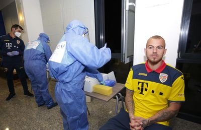 UPDATE FRF a anunțat noul program al naționalei! Tricourile de la meciul de diseară vor fi scoase la licitație: bani merg către cei afectați de incendiul de la Piatra Neamț