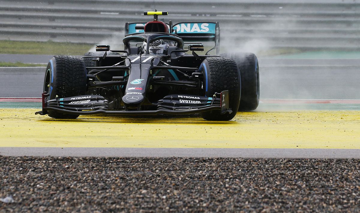 FOTO Lewis Hamilton a făcut ISTORIE! E campion mondial pentru a 7-a oară și l-a egalat pe Michael Schumacher după MP al Turciei