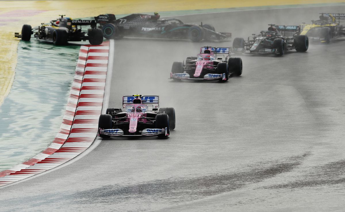 FOTO Lewis Hamilton a făcut ISTORIE! E campion mondial pentru a 7-a oară și l-a egalat pe Michael Schumacher după MP al Turciei