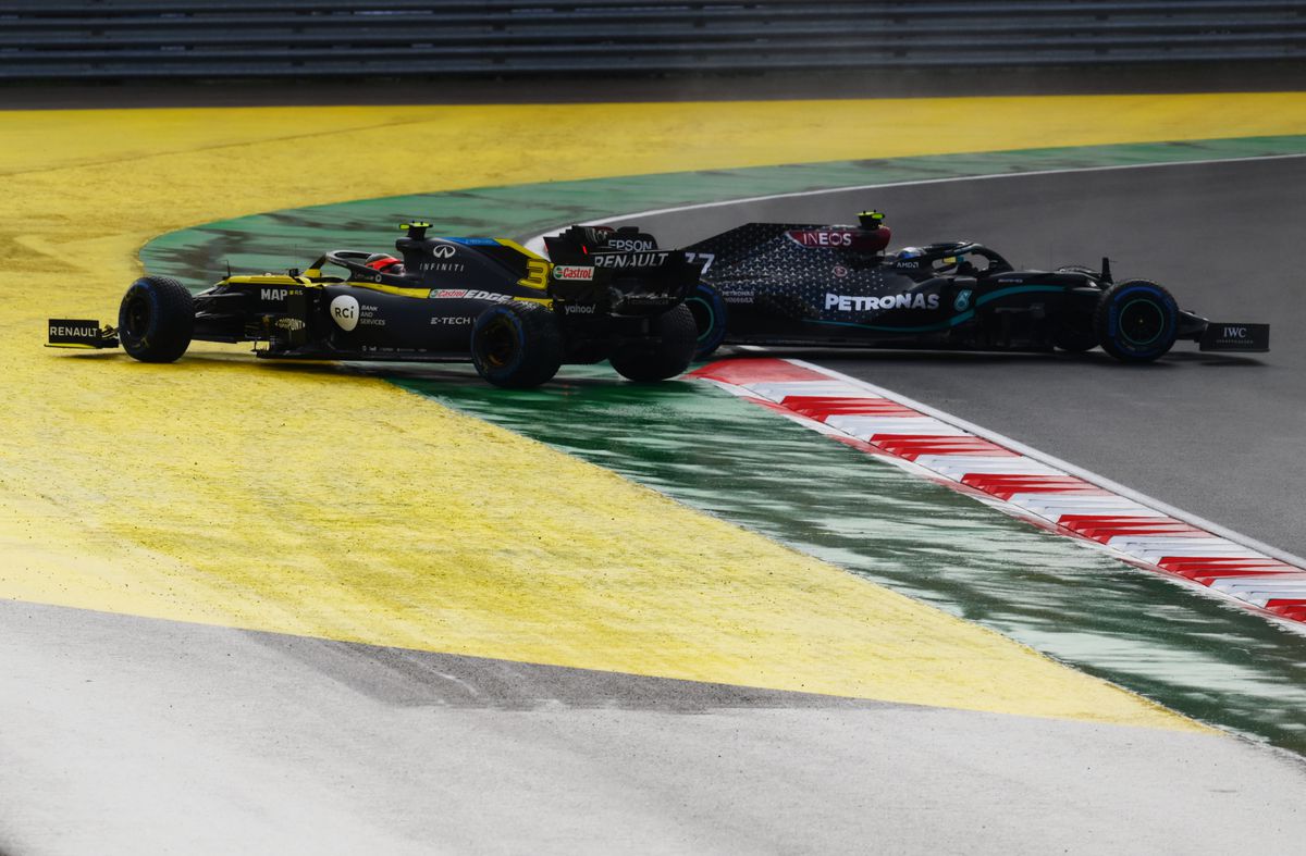 FOTO Lewis Hamilton a făcut ISTORIE! E campion mondial pentru a 7-a oară și l-a egalat pe Michael Schumacher după MP al Turciei