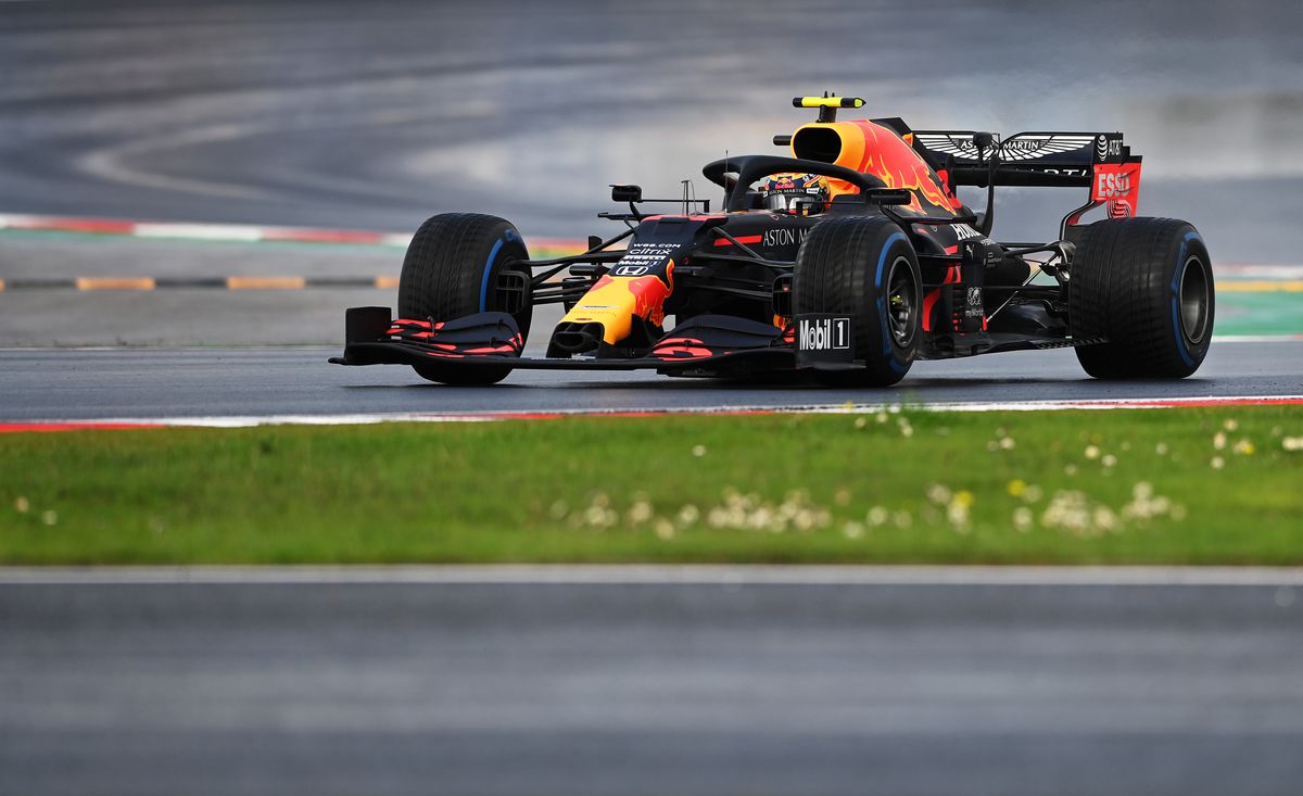 FOTO Lewis Hamilton a făcut ISTORIE! E campion mondial pentru a 7-a oară și l-a egalat pe Michael Schumacher după MP al Turciei