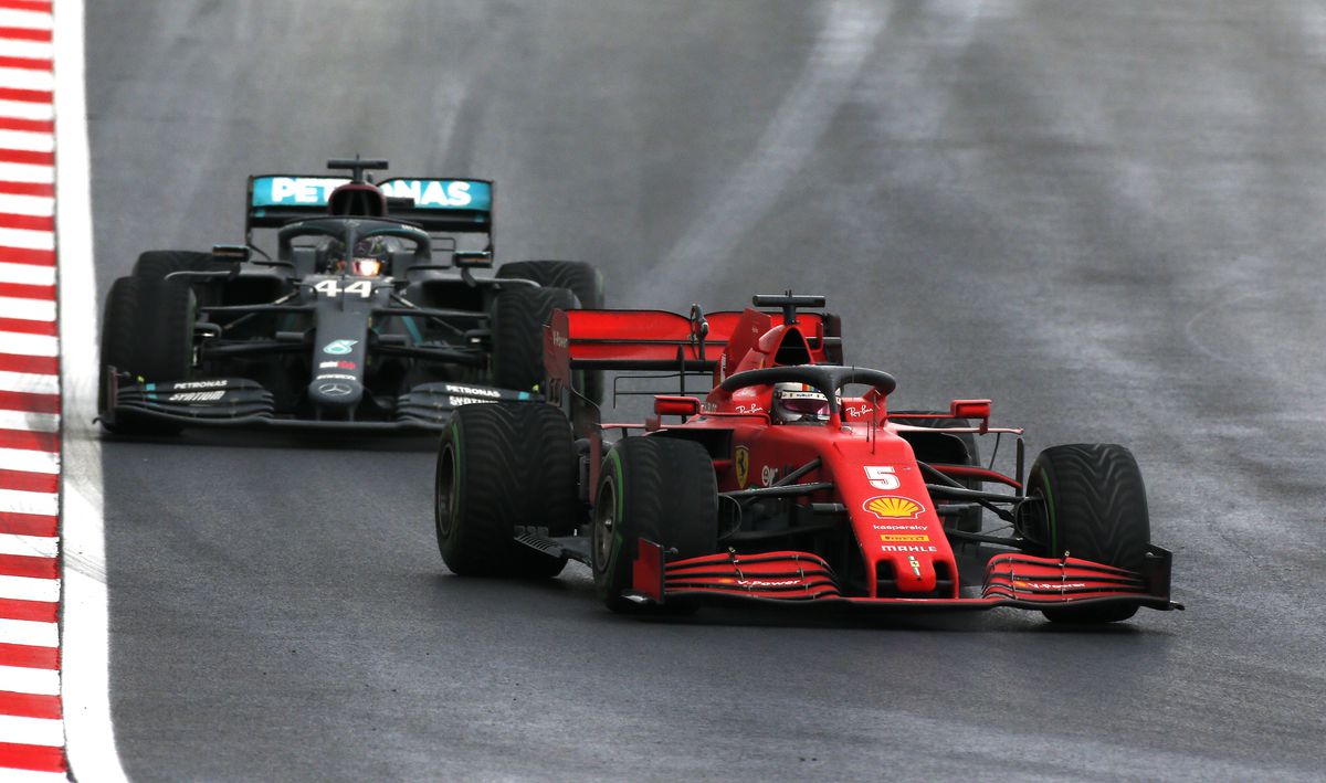 FOTO Lewis Hamilton a făcut ISTORIE! E campion mondial pentru a 7-a oară și l-a egalat pe Michael Schumacher după MP al Turciei