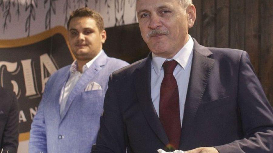 Finanțatorul lui Turris, Valentin Dragnea (stânga), în umbra tatălui său, Liviu Dragnea Finanțatorul lui Turris, Valentin Dragnea (stânga), în umbra tatălui său, Liviu Dragnea