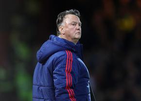 Van Gaal a căzut de pe bicicletă și are fractură! Dar mâine va fi la meci: Cum se deplasează