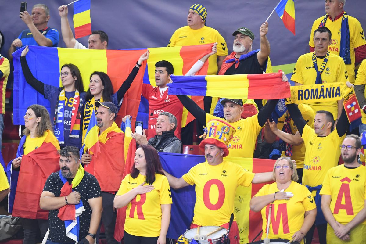 Faza incriminată de Cristina Neagu în ultimele secunde din România - Muntenegru » De ce arbitrele ar fi trebuit să le dea mingea „tricolorelor”, în loc să dicteze 7 metri pentru adversare