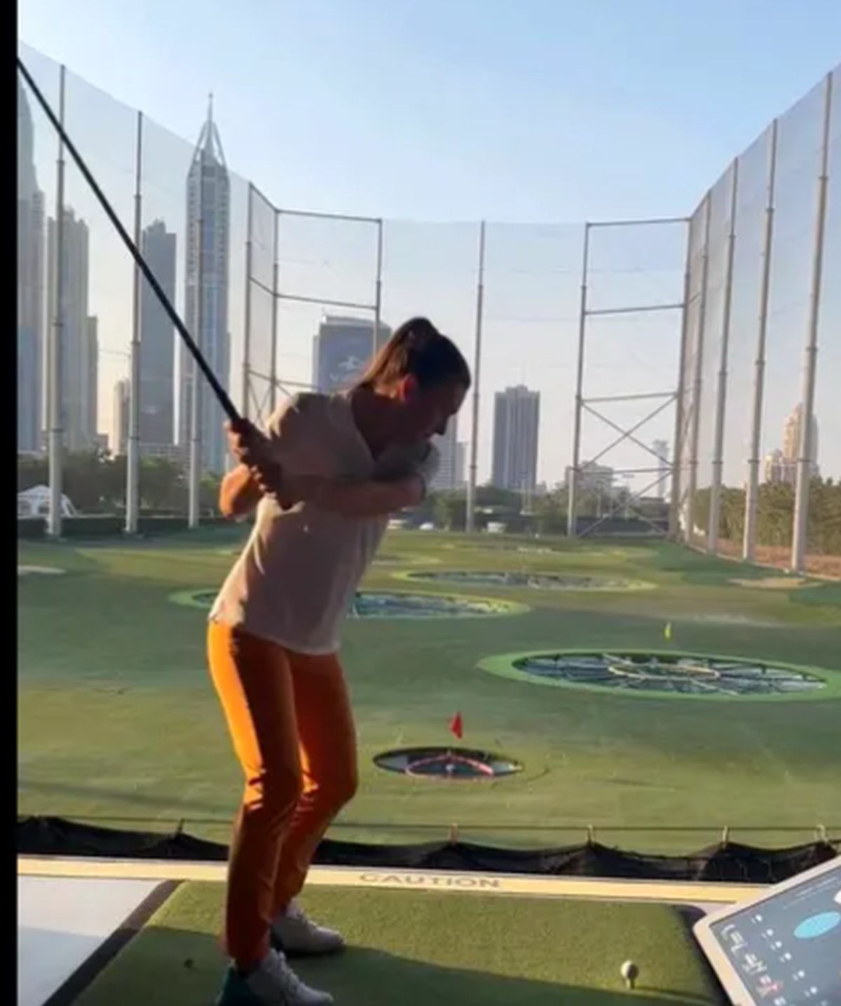 Simona Halep a lăsat racheta de tenis pentru crosa de golf