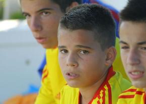 Ianis Hagi este „tricolor” de 11 ani » Imagini de colecție în tricoul României