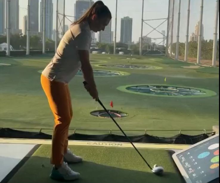Simona Halep, pe terenul de golf / Sursă foto: Instagram