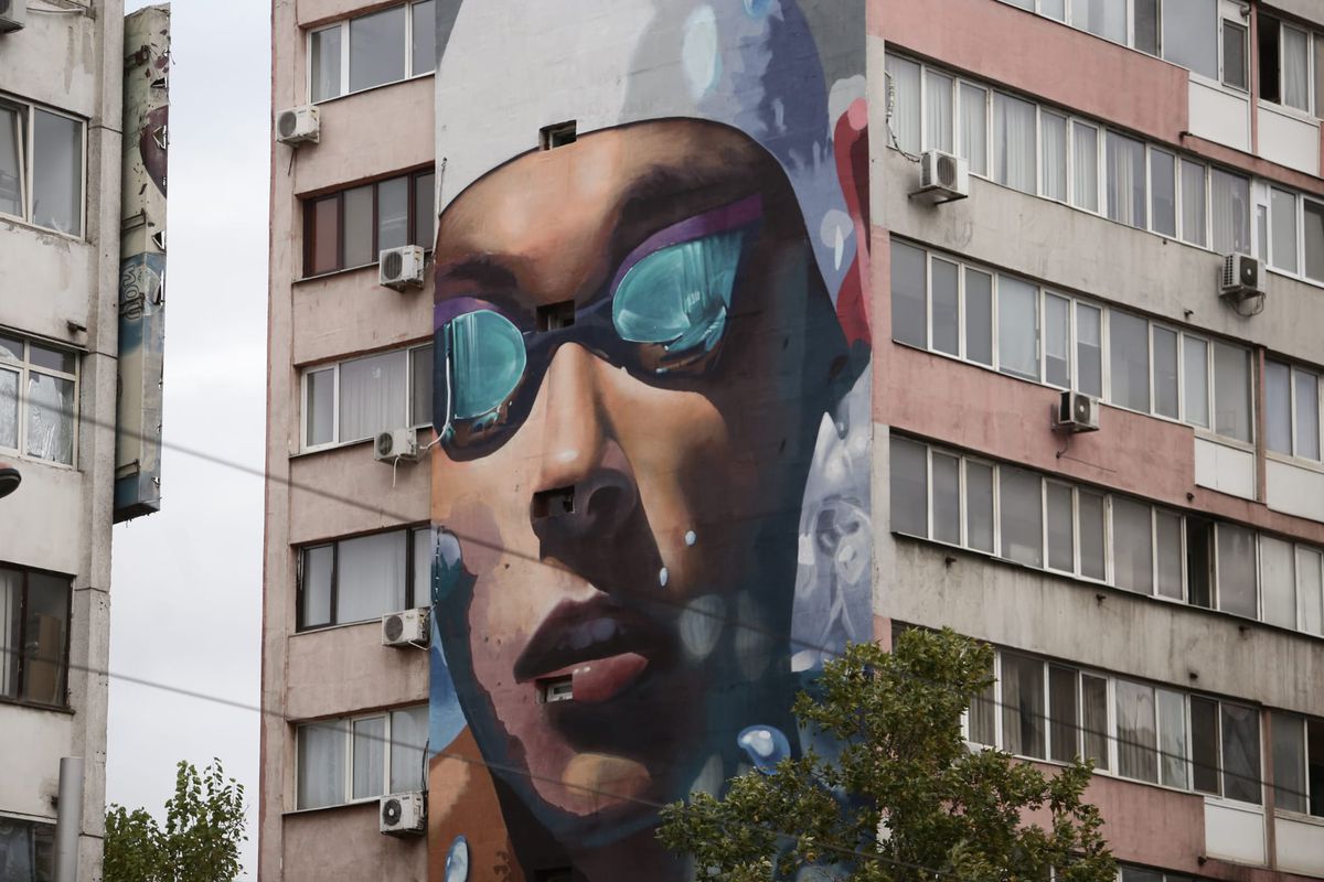 Când sportul se întâlnește cu arta stradală, iar David Popovici este personaj principal