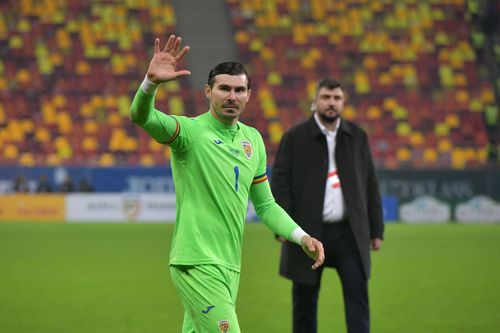 Florin Niță (37 de ani), portarul României, a spus cum a trăit momentele în care fotbaliștii României au stat pe gazonul de pe Arena Națională în așteptarea jucătorilor kosovari, care nu au vrut să revină de la vestiare.