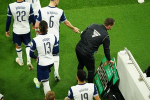 Noi dezvăluiri în cazul arbitrului din Premier League care s-a drogat » Un prieten l-a dat de gol: „Înaintea meciului lui Tottenham a organizat o petrecere cu droguri”