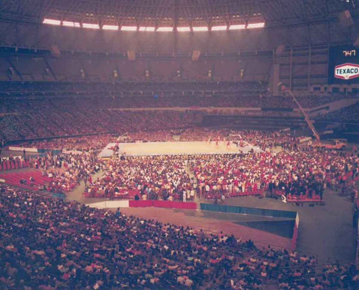 Stadionul Astrodome din Houston, „a opta minune a lumii”