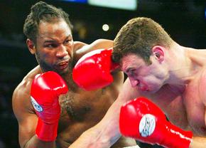 Lennox Lewis îl îndeamnă pe Oleksandr Usyk, campionul absolut la categoria grea, să facă un pas neașteptat: „Fiindcă toți stau la pândă”