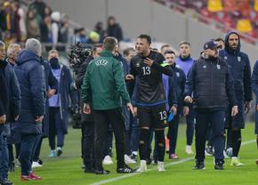 De ce a fost întrerupt meciul România - Kosovo! Filmul complet al haosului de pe Arena Națională