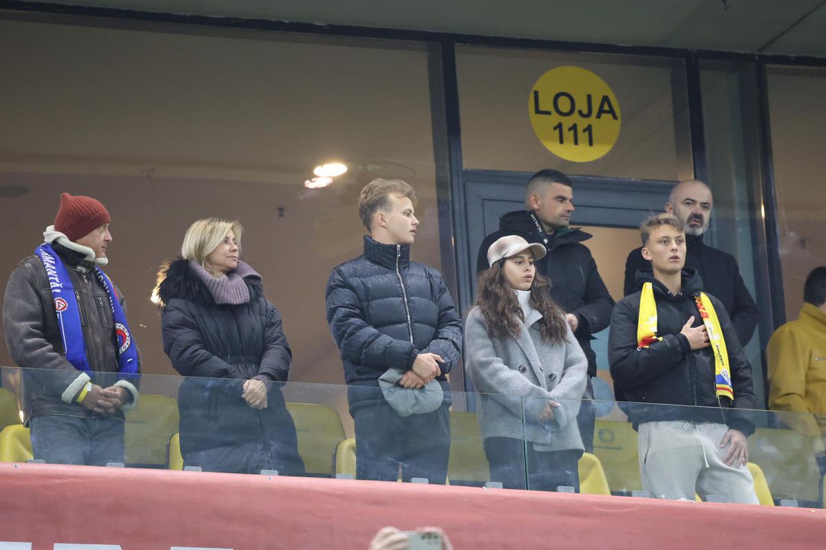 Familia Șucu, prezentă pe Arena Națională la România - Kosovo