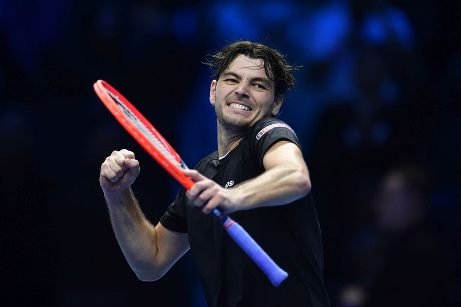 Jannik Sinner a câștigat Grupa „Ilie Năstase” cu trei victorii clare și s-a calificat alături de Taylor Fritz în semifinalele ATP Finals