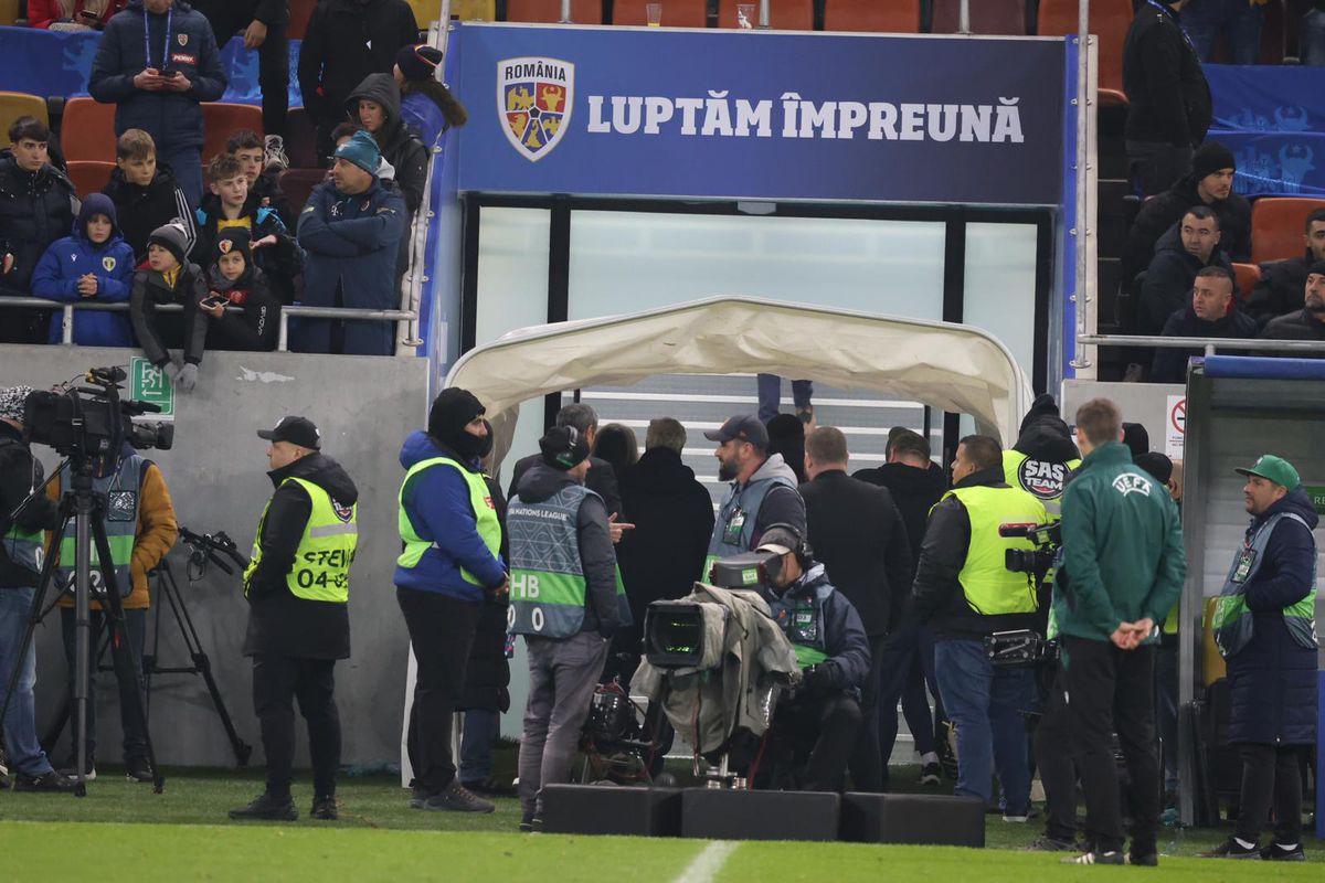 Mircea Lucescu a descris într-un SINGUR cuvânt incidentele de la România - Kosovo