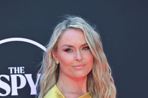 Cu genunchiul protezat, la 40 de ani, americanca Lindsey Vonn și-a anunțat revenirea pe pârtie