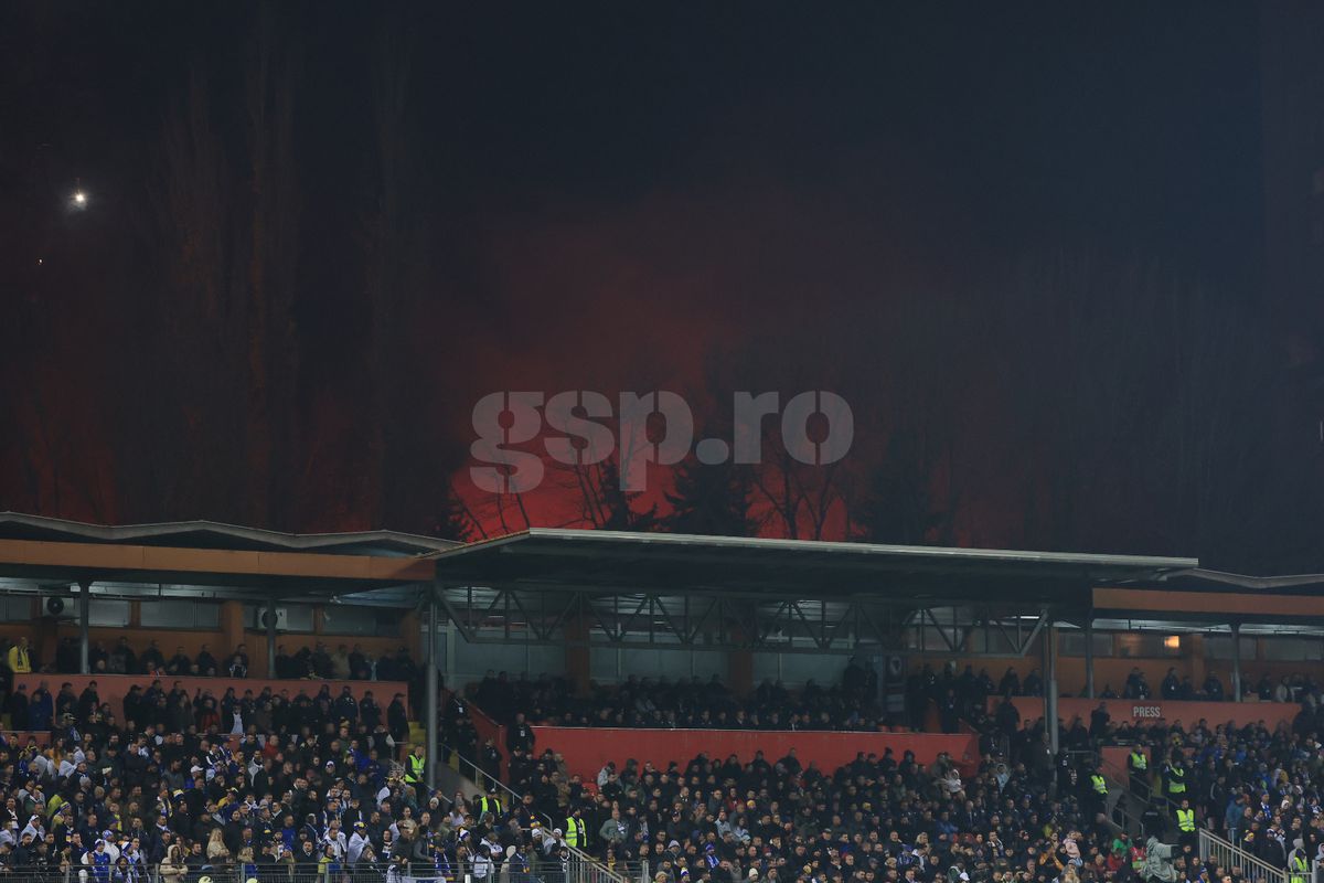 Ce s-a întâmplat în afara stadionului din Zenica, la scurt timp după golul marcat de Bîrligea » La TV s-au auzit doar focuri de artificii