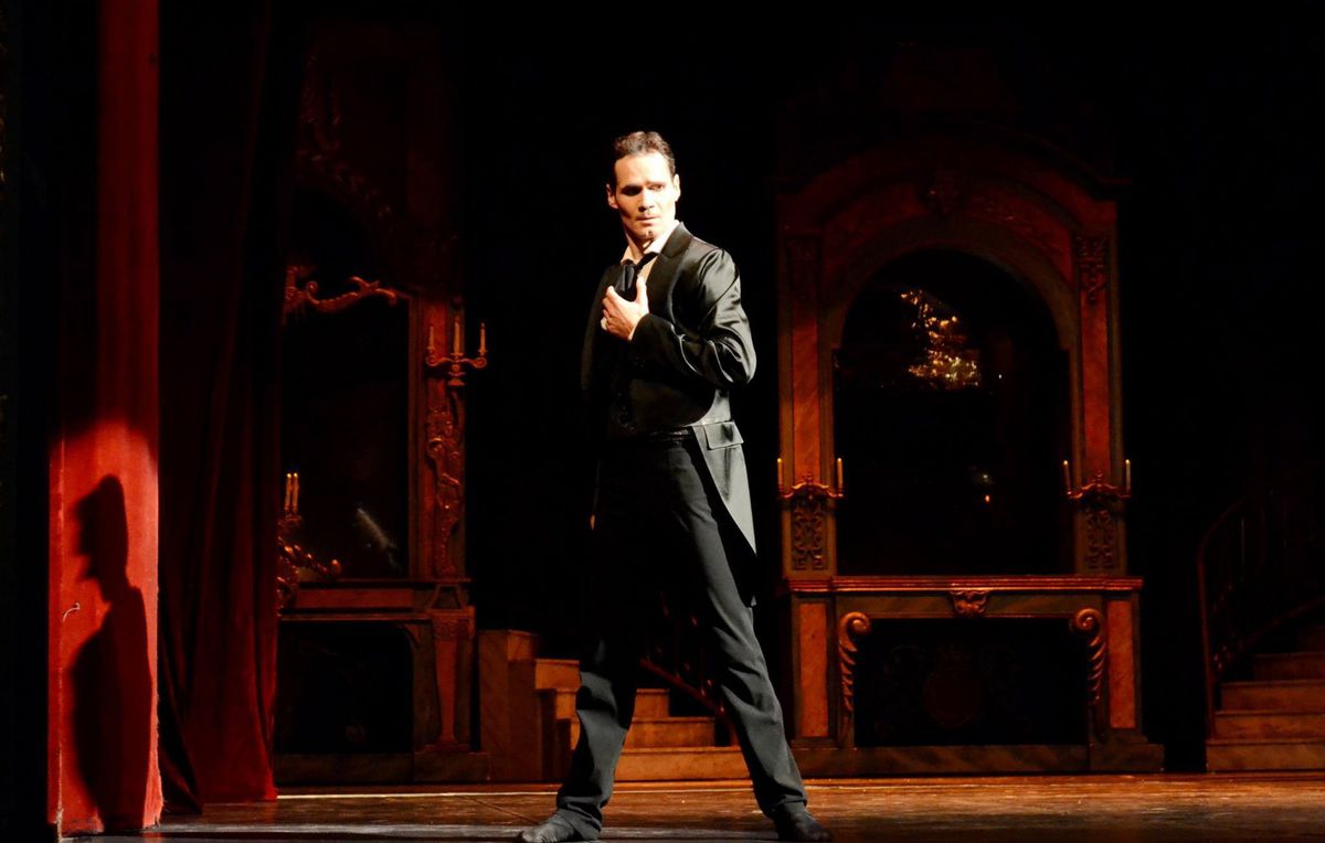 Românul care a ajuns o legendă în Sarajevo, după ce dormea în vestiarul teatrului din Cluj: „Aici plătesc doar 30 de euro chirie!”