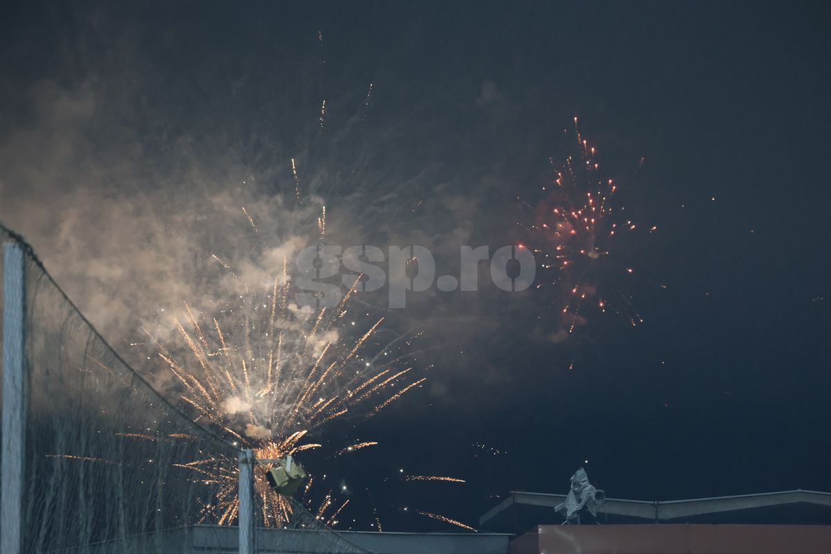 Imagini cu fanii Bosniei rămași în afara stadionului