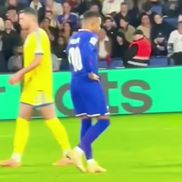 Kylian Mbappe deteriorează intenționat punctul de la 11 metri pentru a-l „ajuta” pe executantul penalty-ului să execute prost / Foto: Facebook footballfun