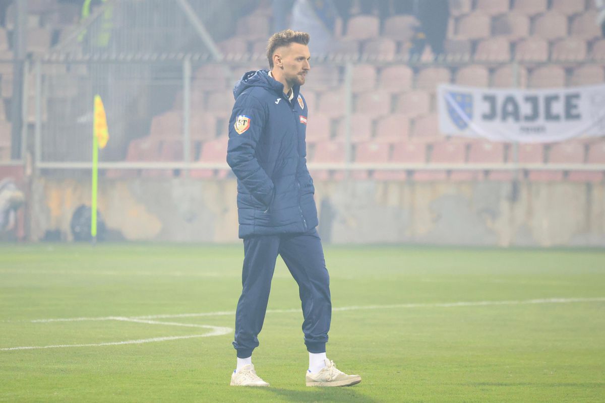 Inspecția gazonului înainte de Bosnia - România