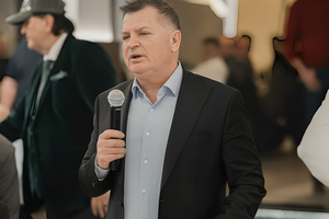 Cel mai bogat om din Bosnia i-a cazat pe români la Zenica » Are peste un miliard de euro, dar explică de ce preferă mașini second-hand