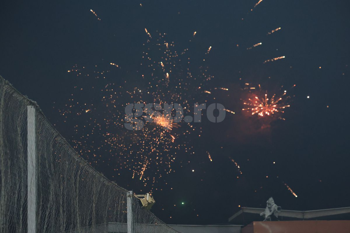 Mircea Lucescu a început să strige în conferință: „Așa ceva n-am văzut în toată cariera mea!” » Și a continuat: „Eu vorbesc, nu voi!”