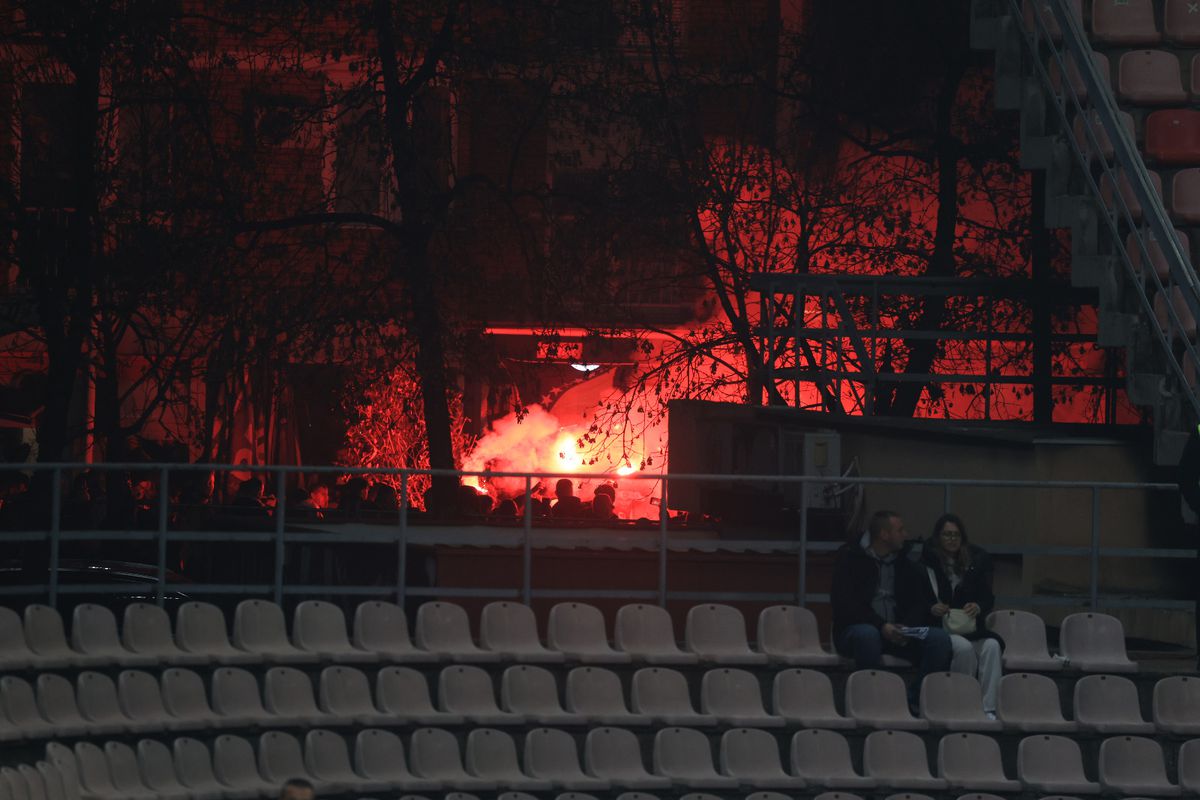 „Țiganii, țiganii!” » Scene intolerabile în tribune la Bosnia - România